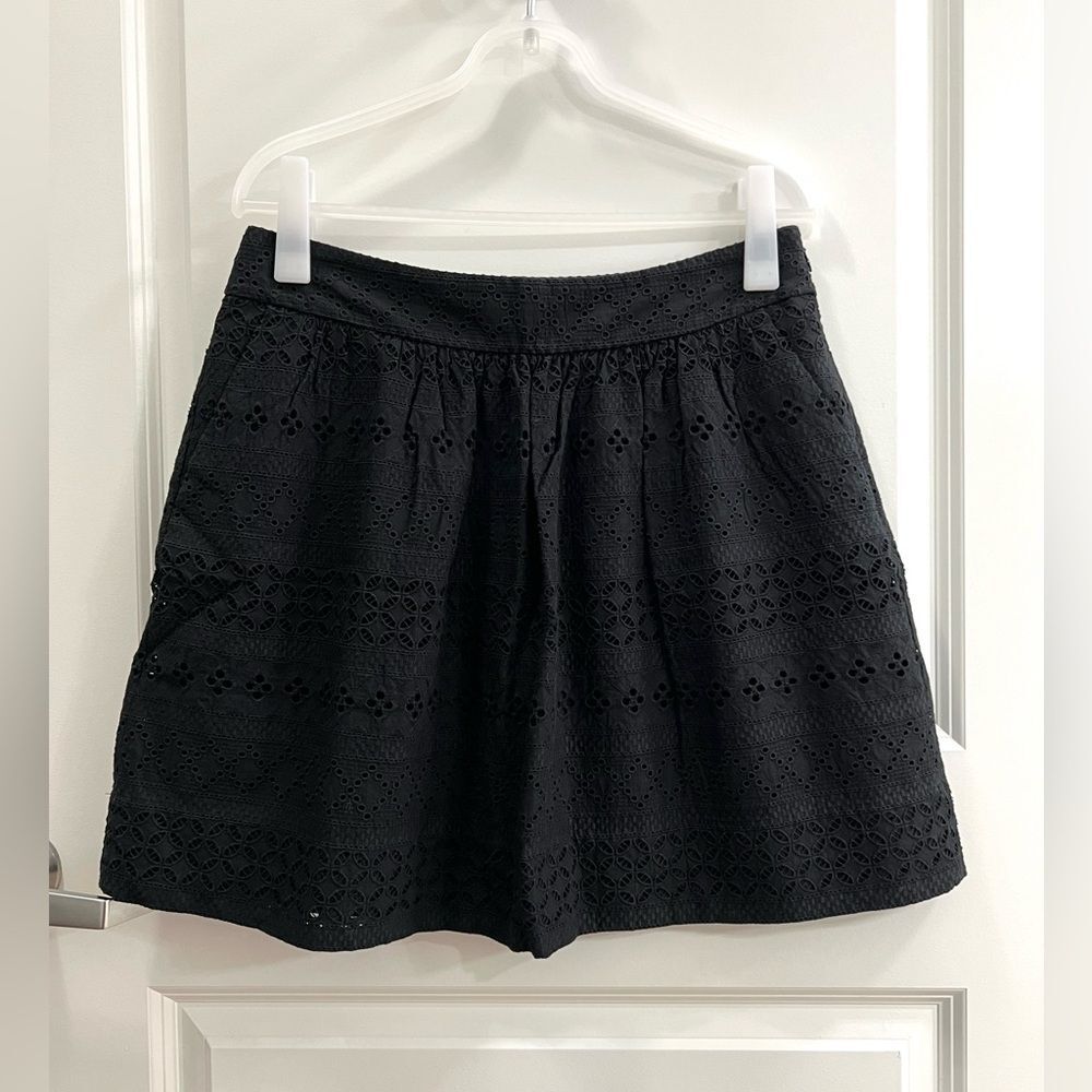 LOFT Eyelet Skirt Fully Lined with Pockets Black (Size 6)